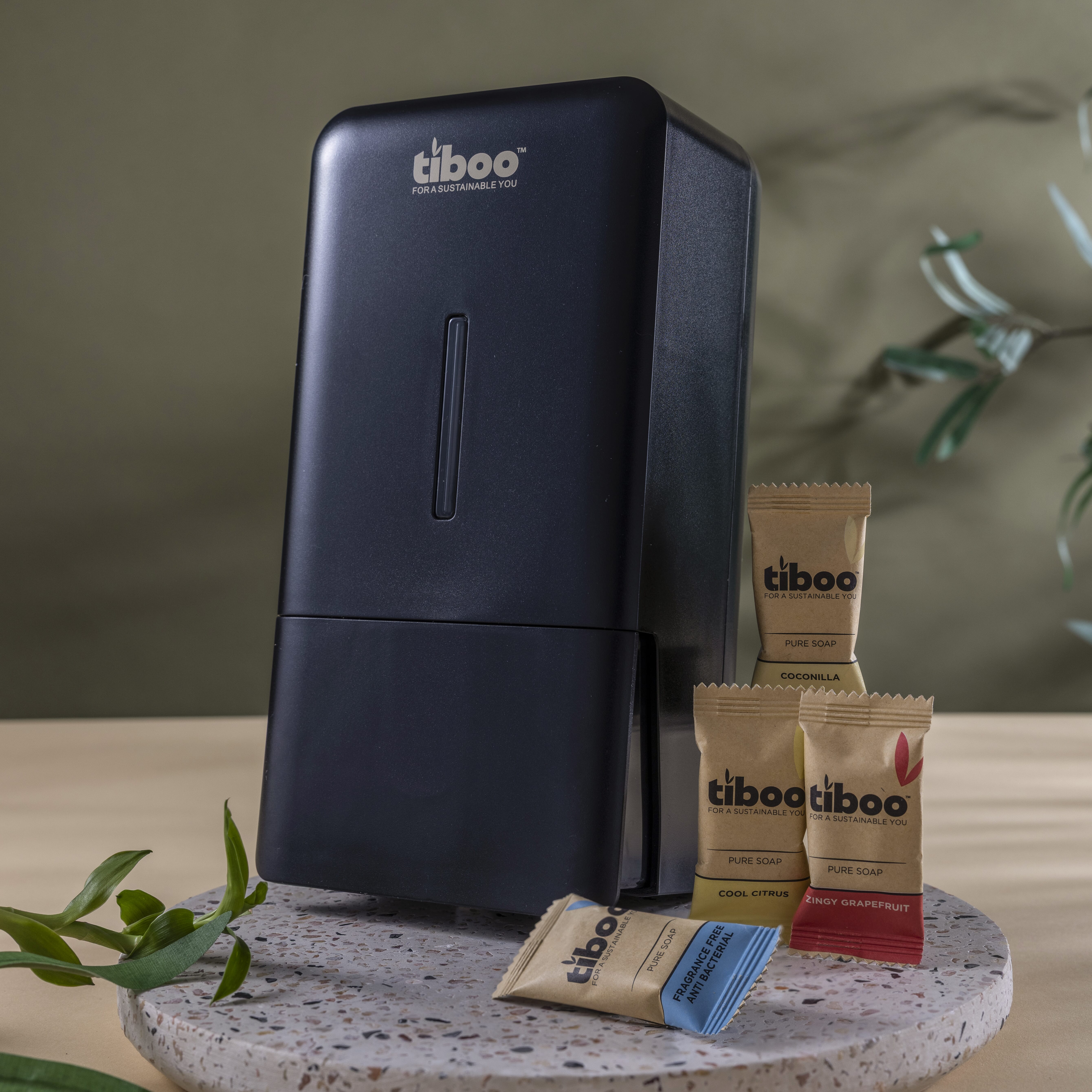 BLACK-SOAP-DISPENSER-LIFESTYLE-V2