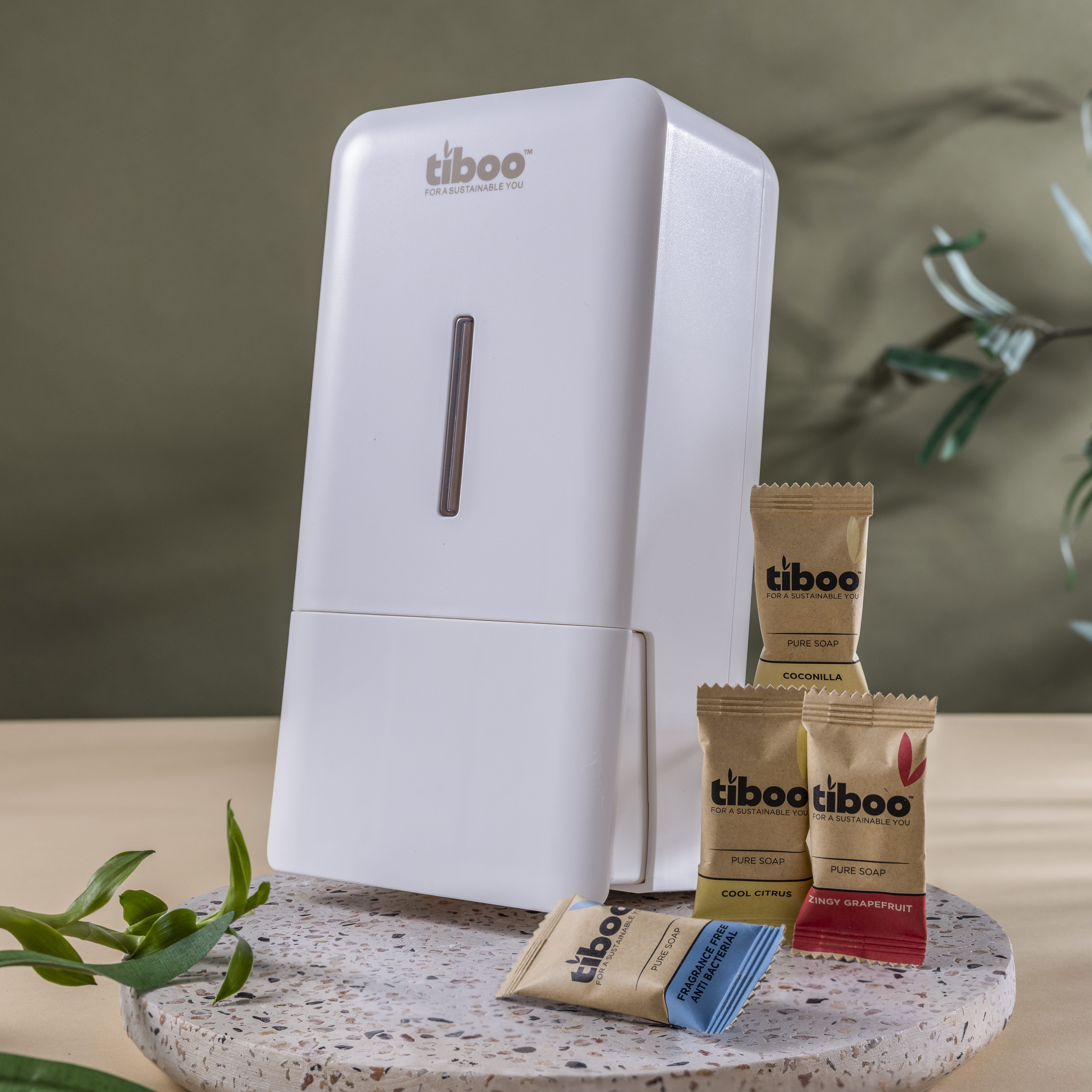 WHITE-SOAP-DISPENSER-LIFESTYLE-V2